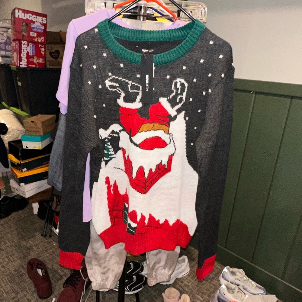 NWT Men’s sweater size L